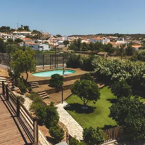 Good Feeling & Hostel Raposeira (Faro)